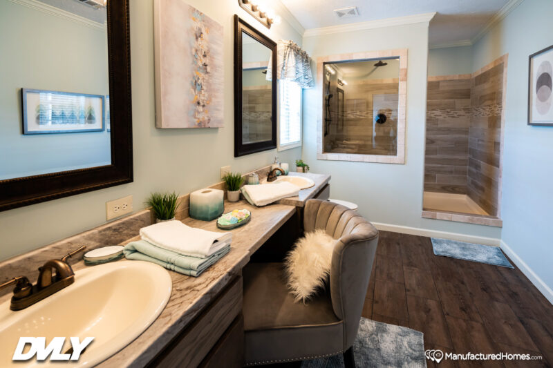 DV-RobinsNest-Bath-1